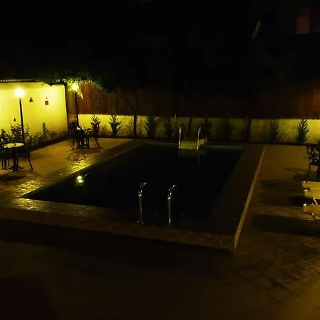 Bakos Отель